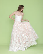 Giles in White and Nude - Image 2