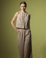 Euge in Sand - Image 2