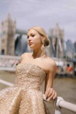 Bertha in Gold - Image 3